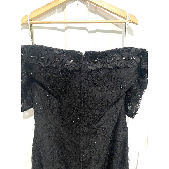 Rina di Montella - Special Occasion Lace off shoulder Maxi dress Size 16 $1325 - Picture 3 of 9